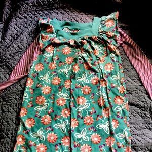Cute tea play dress. Floral print, striped sleeves
